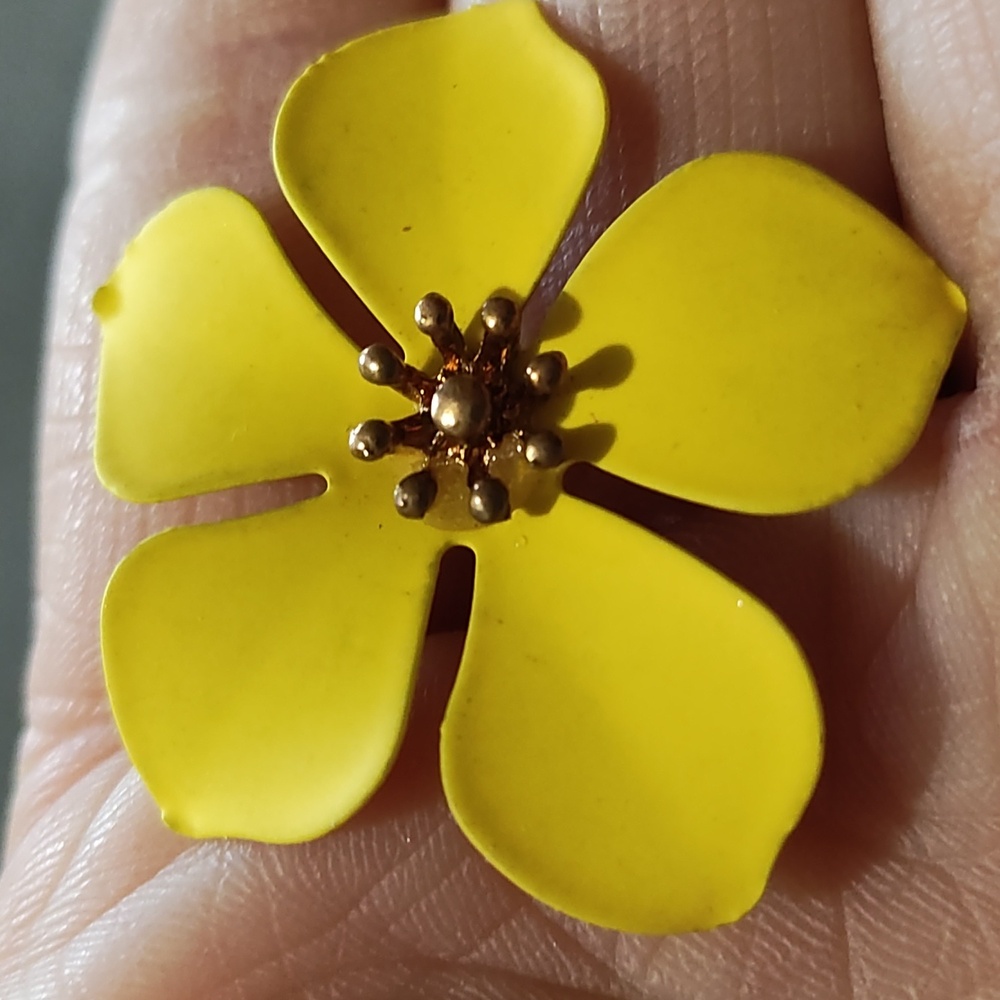 VINTAGE FLORAL YELLOW METAL GOLD-TONE DROP POST 1.3" EARRINGS - Picture 7 of 9